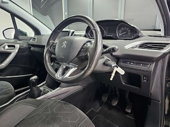 Used Peugeot 2008 2016 for sale - 77380648: Photo