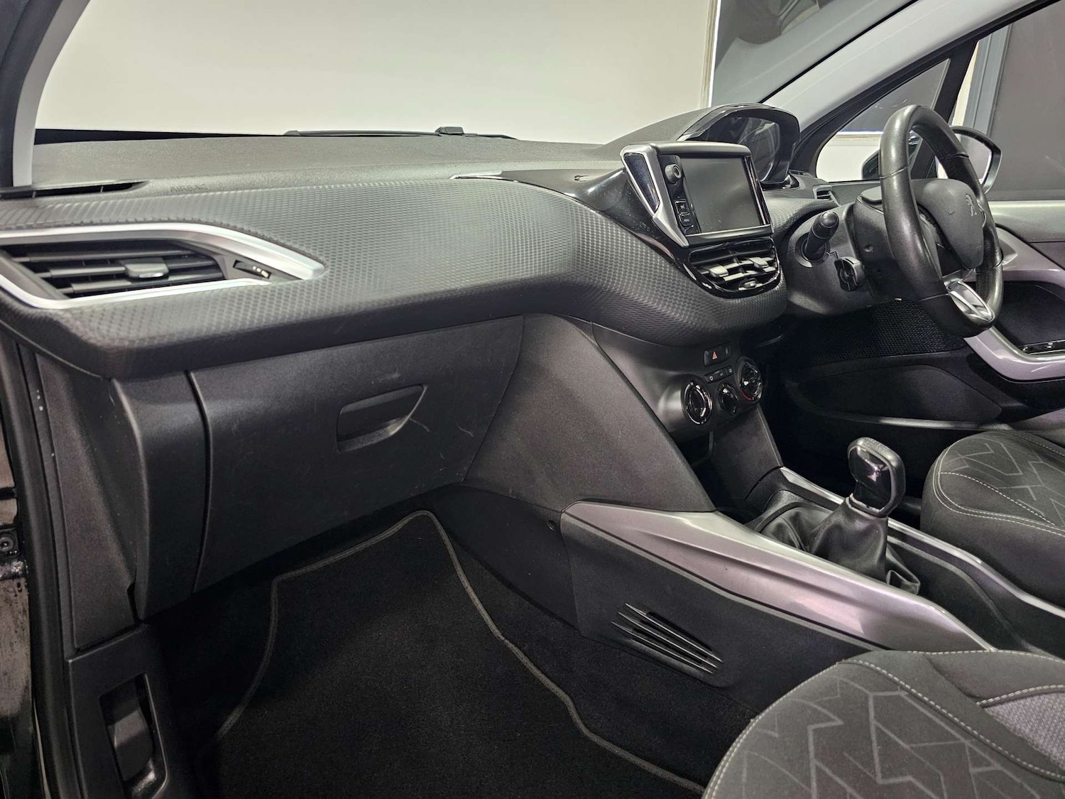 Used Peugeot 2008 2016 for sale - 77380648: Photo 83