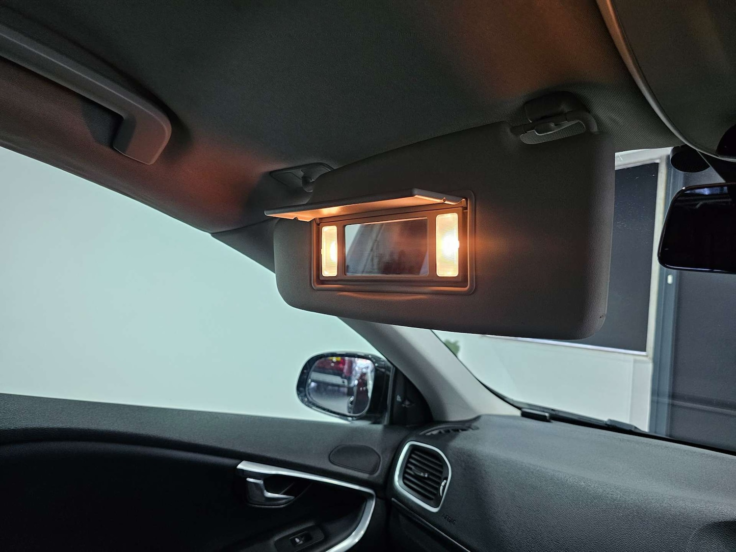 Used Volvo V40 2014 for sale - 78064002: Photo 22