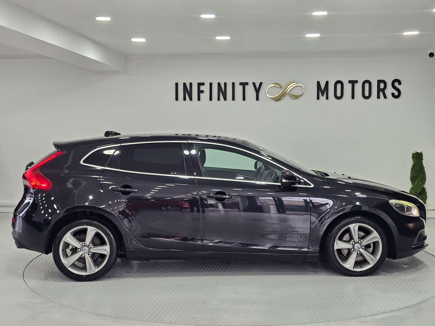 Used Volvo V40 2014 for sale - 78064002: Photo 27