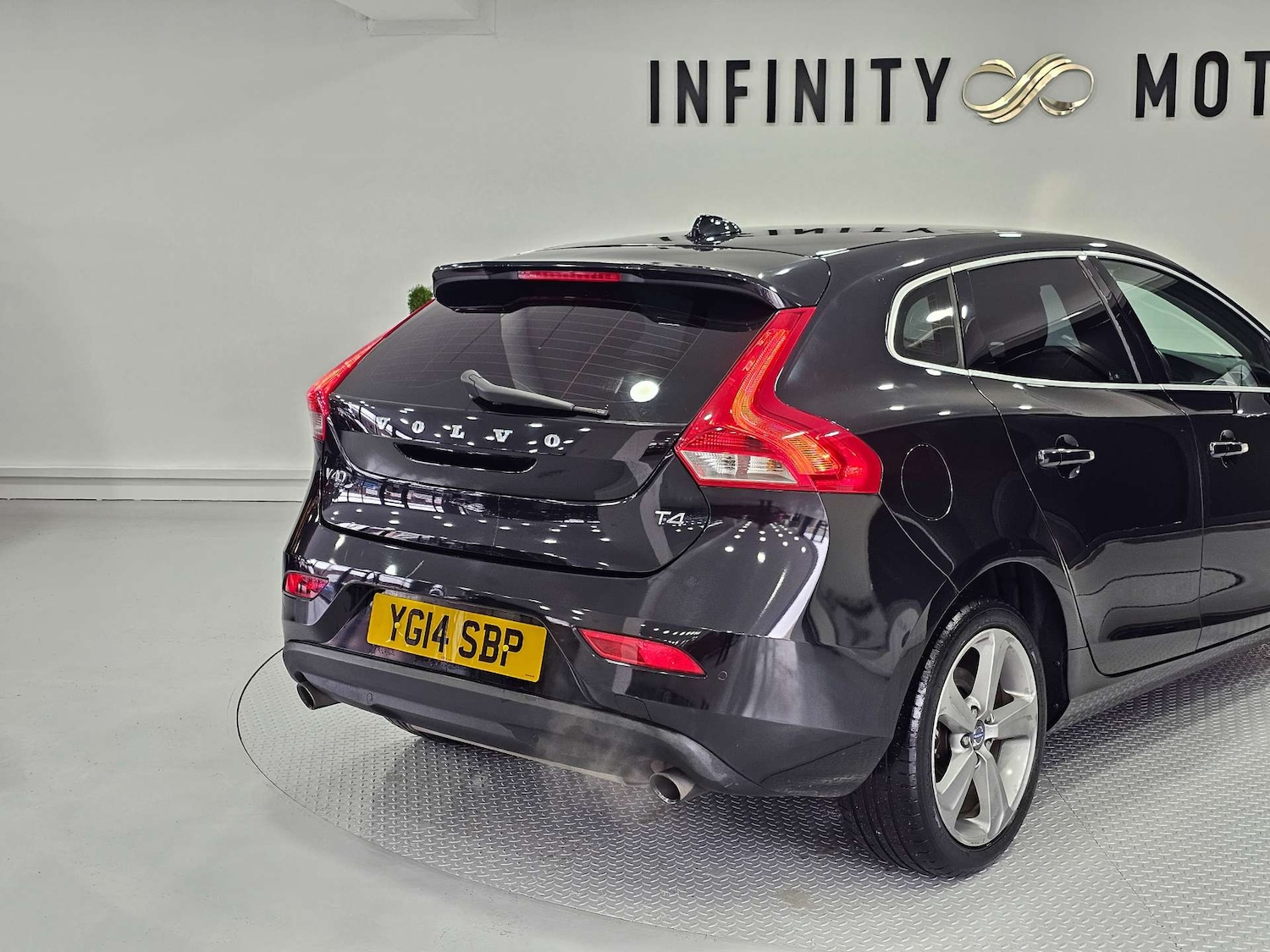 Used Volvo V40 2014 for sale - 78064002: Photo 30