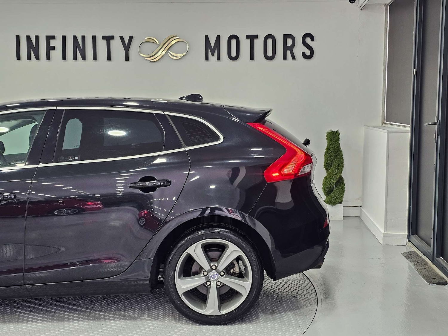 Used Volvo V40 2014 for sale - 78064002: Photo 32