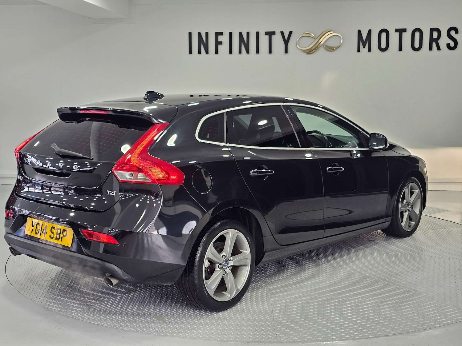 Used Volvo V40 2014 for sale - 78064002: Photo 33