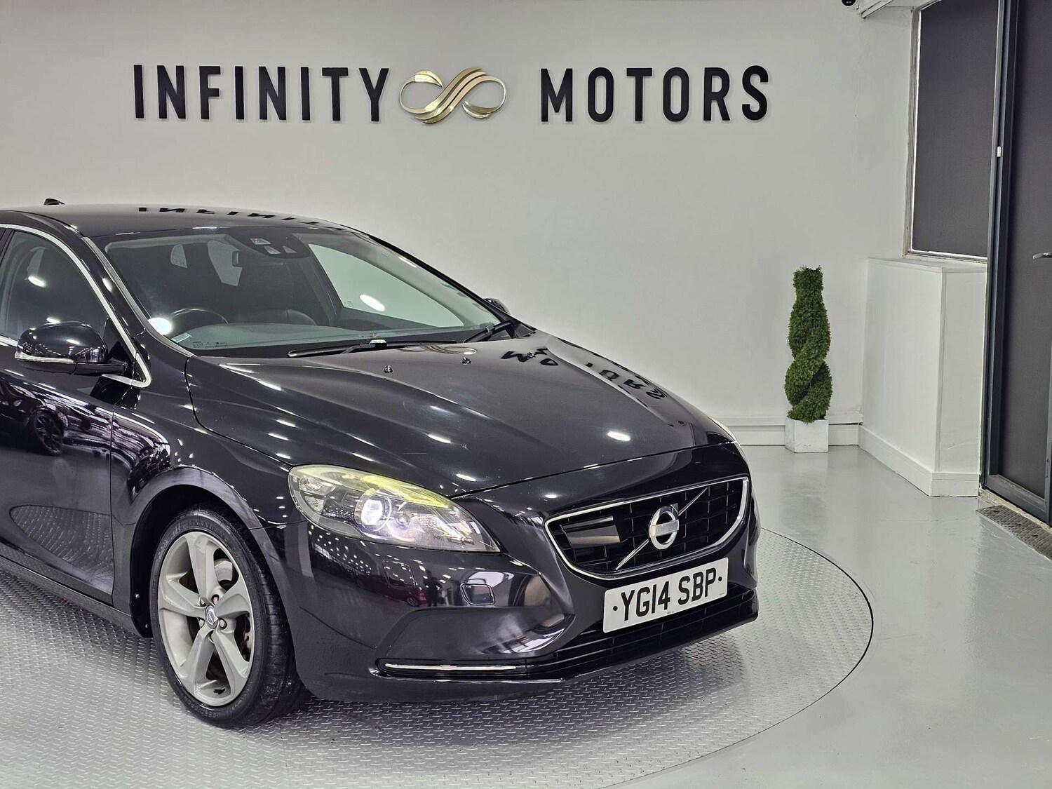 Used Volvo V40 2014 for sale - 78064002: Photo 38