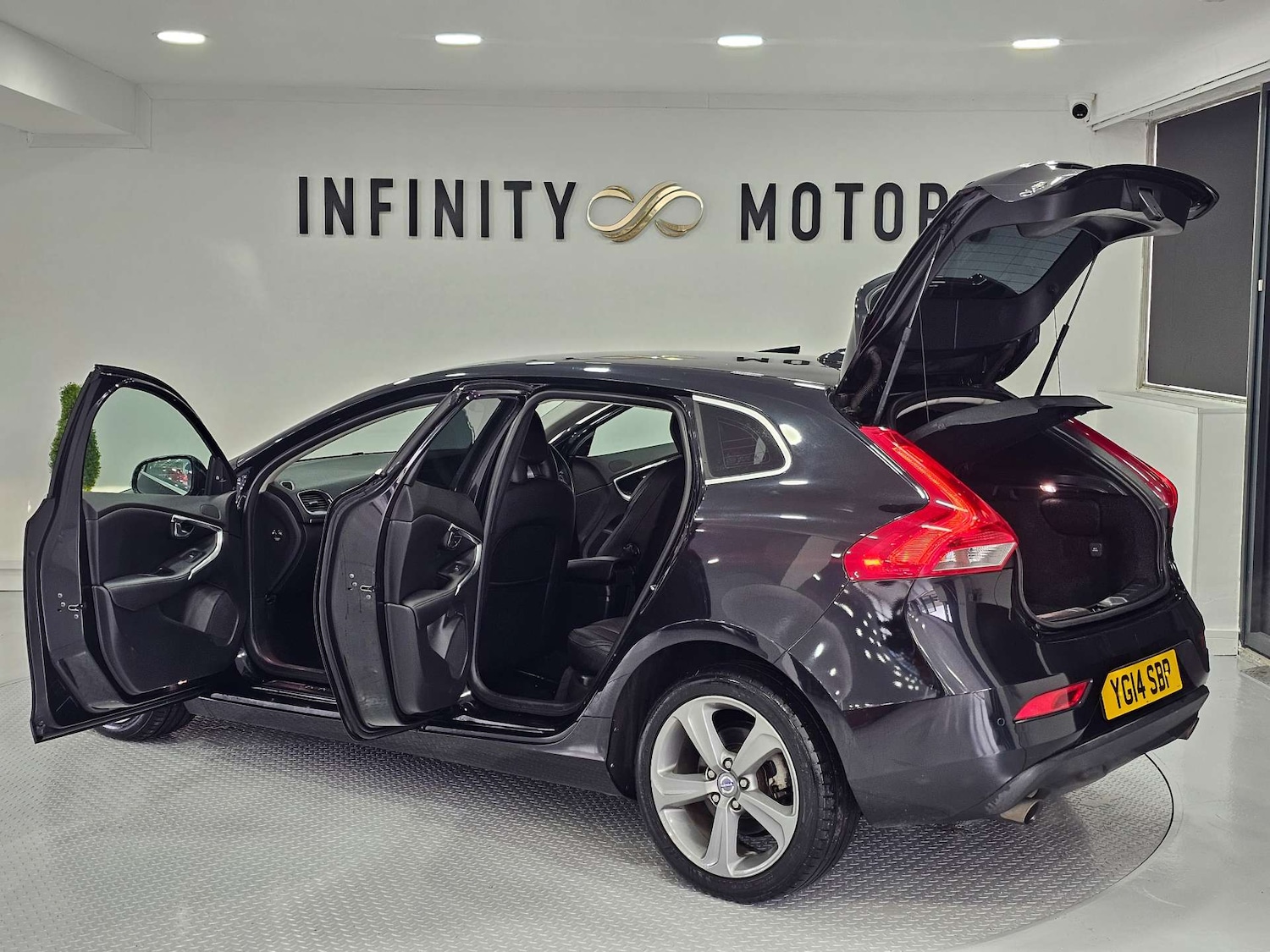 Used Volvo V40 2014 for sale - 78064002: Photo 39