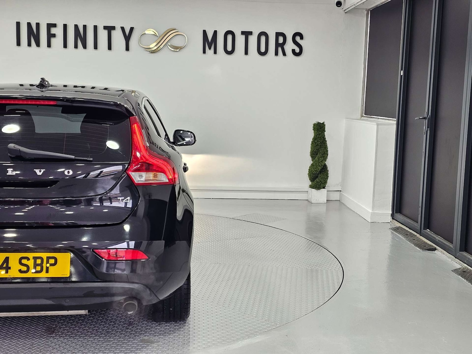 Used Volvo V40 2014 for sale - 78064002: Photo 40