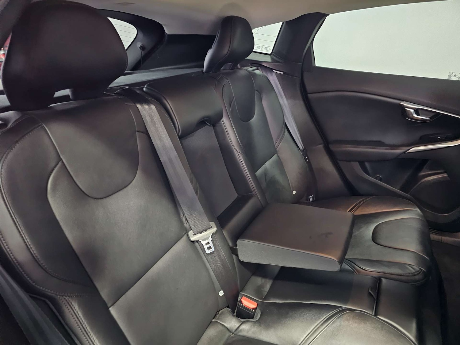 Used Volvo V40 2014 for sale - 78064002: Photo 41