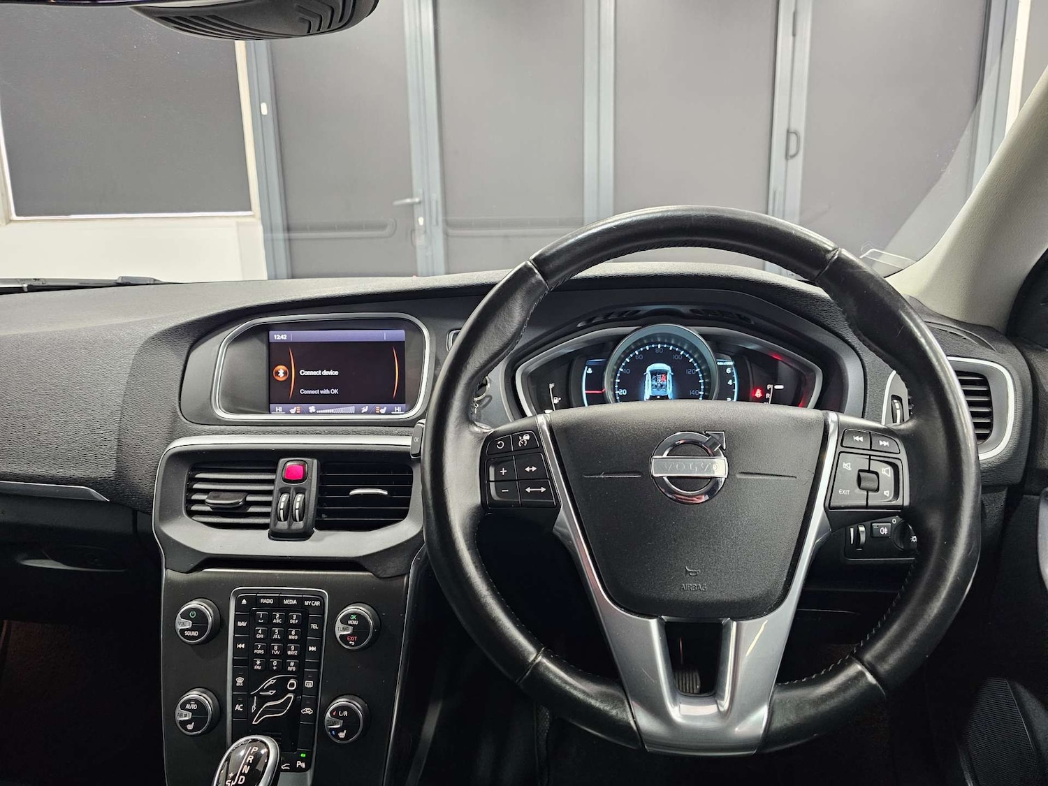 Used Volvo V40 2014 for sale - 78064002: Photo 5