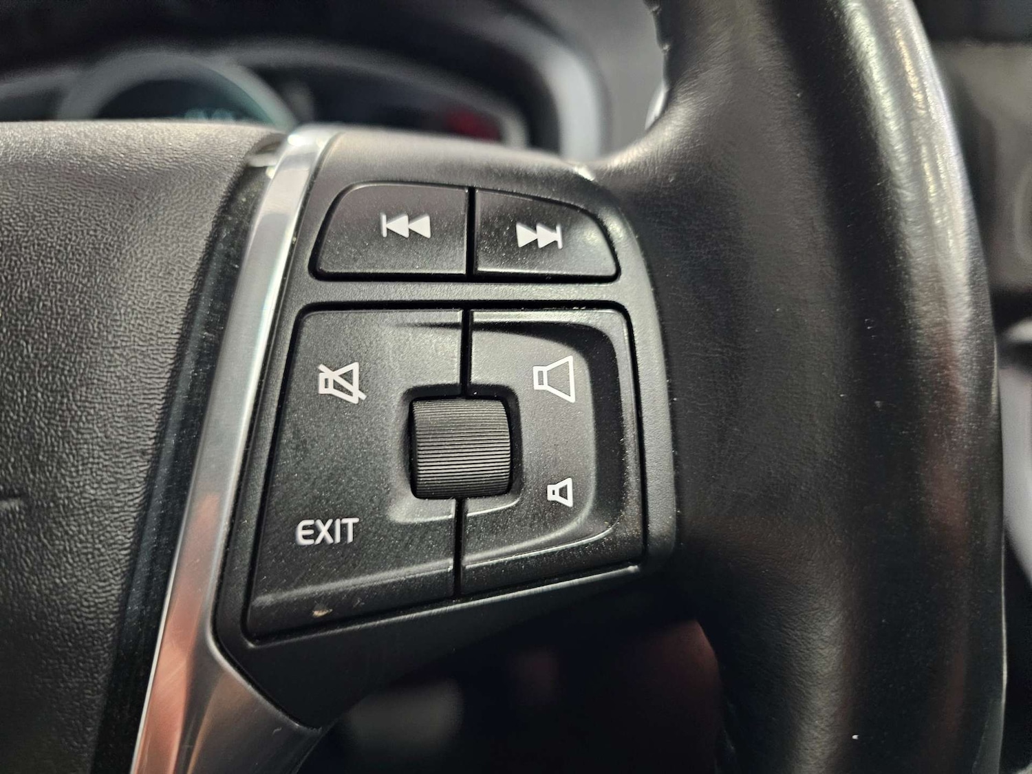 Used Volvo V40 2014 for sale - 78064002: Photo 57