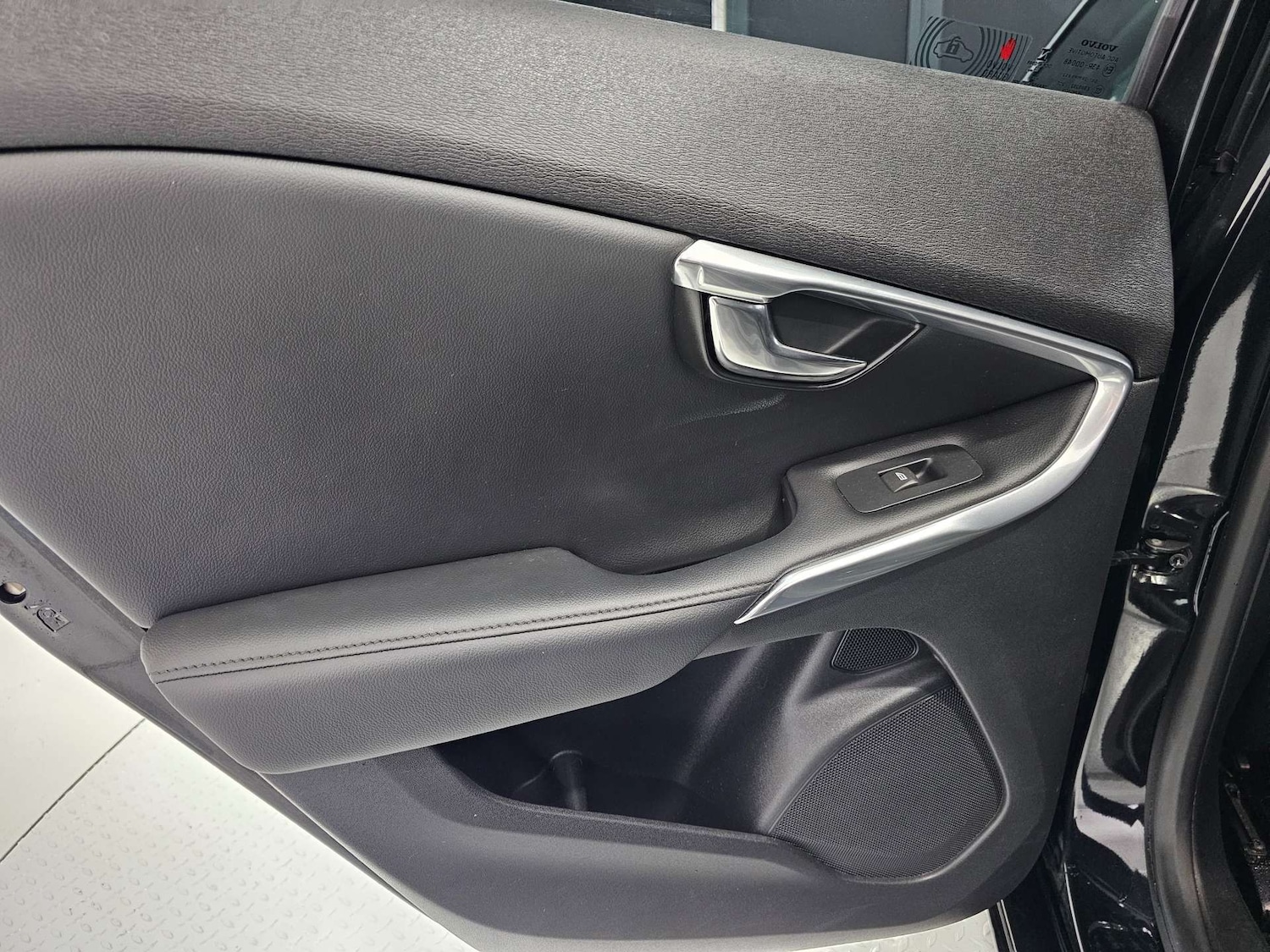 Used Volvo V40 2014 for sale - 78064002: Photo 69