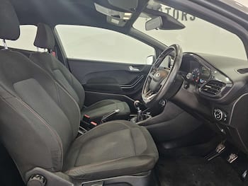Used Ford Fiesta 2017 for sale - 79430742: Photo