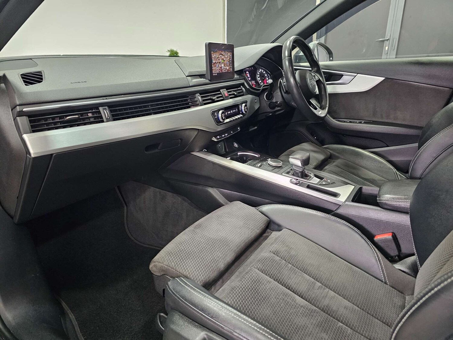 Used Audi A4 2019 for sale - 77937322: Photo 100