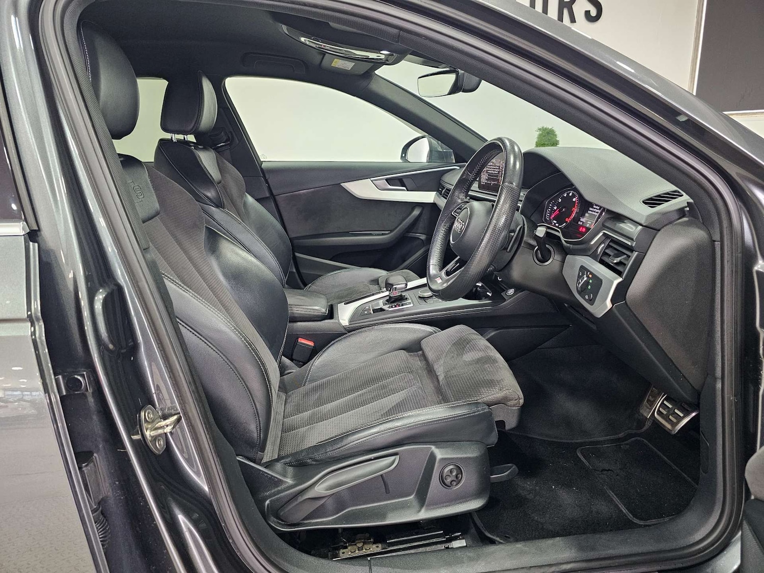 Used Audi A4 2019 for sale - 77937322: Photo 3