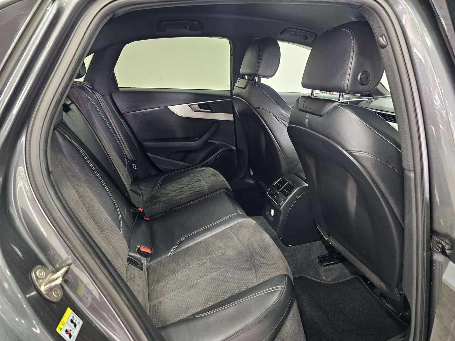 Used Audi A4 2019 for sale - 77937322: Photo 84