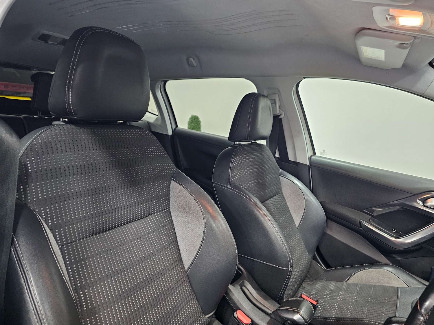 Used Peugeot 2008 2017 for sale - 77326133: Photo 60