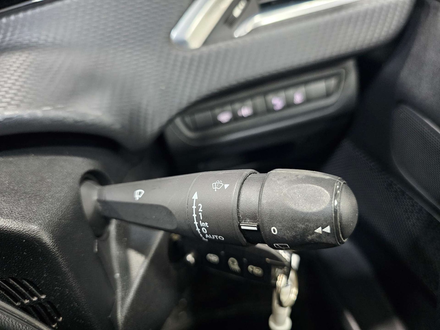 Used Peugeot 2008 2017 for sale - 77326133: Photo 63