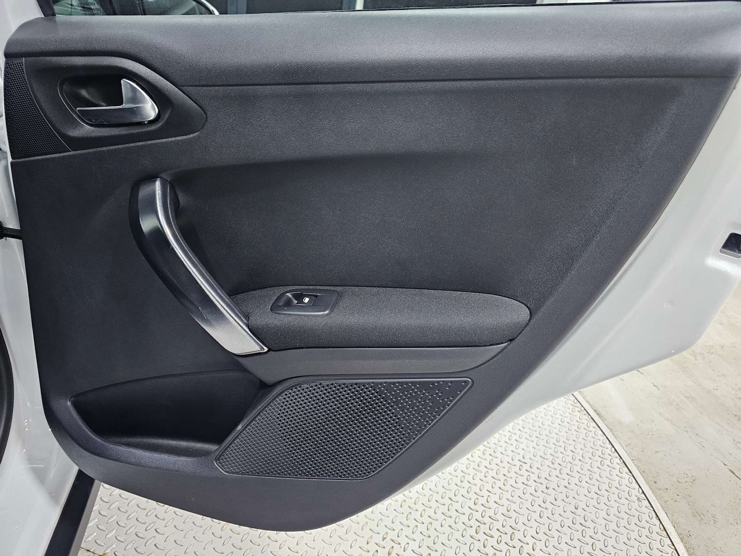 Used Peugeot 2008 2017 for sale - 77326133: Photo 95