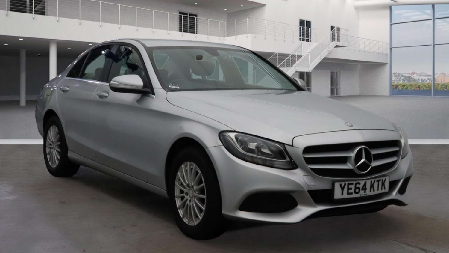 Used Mercedes-Benz C Class 2014 for sale - 76972338: Photo 1