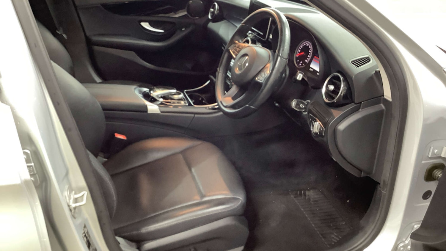 Used Mercedes-Benz C Class 2014 for sale - 76972338: Photo 12