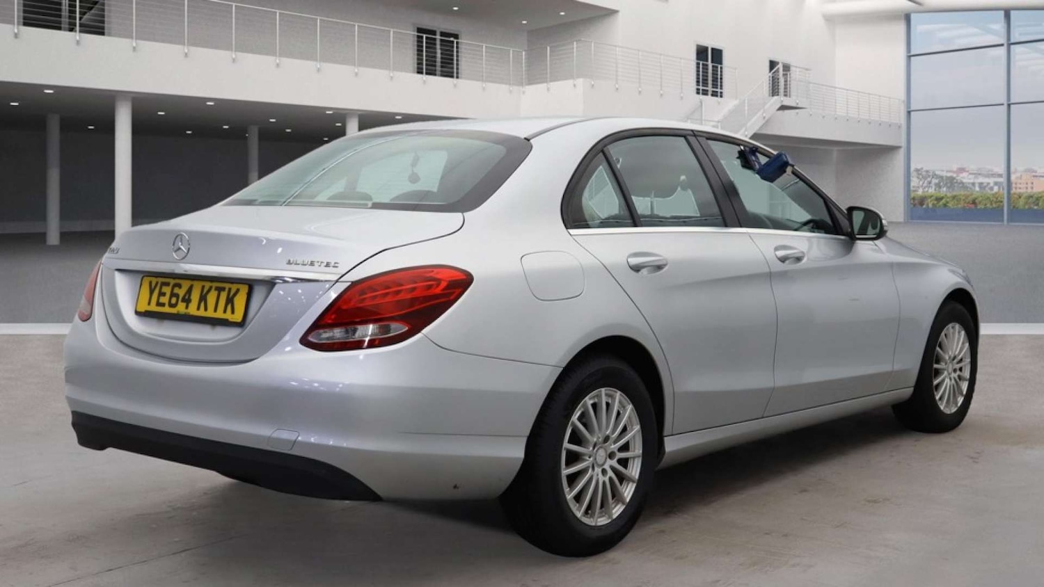 Used Mercedes-Benz C Class 2014 for sale - 76972338: Photo 5