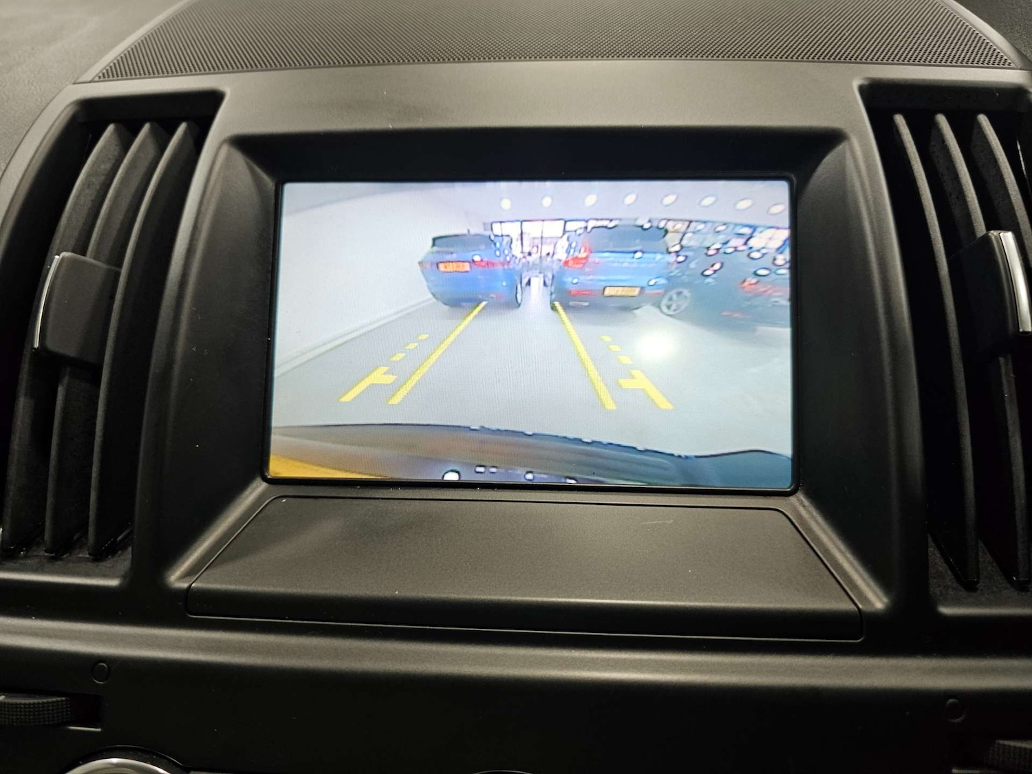 Used Land Rover Freelander 2014 for sale - 77087327: Photo 2