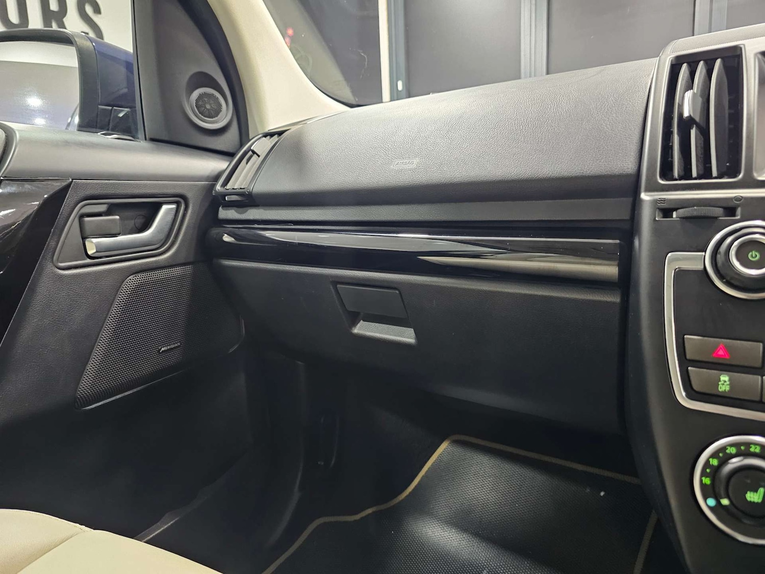 Used Land Rover Freelander 2014 for sale - 77087327: Photo 75