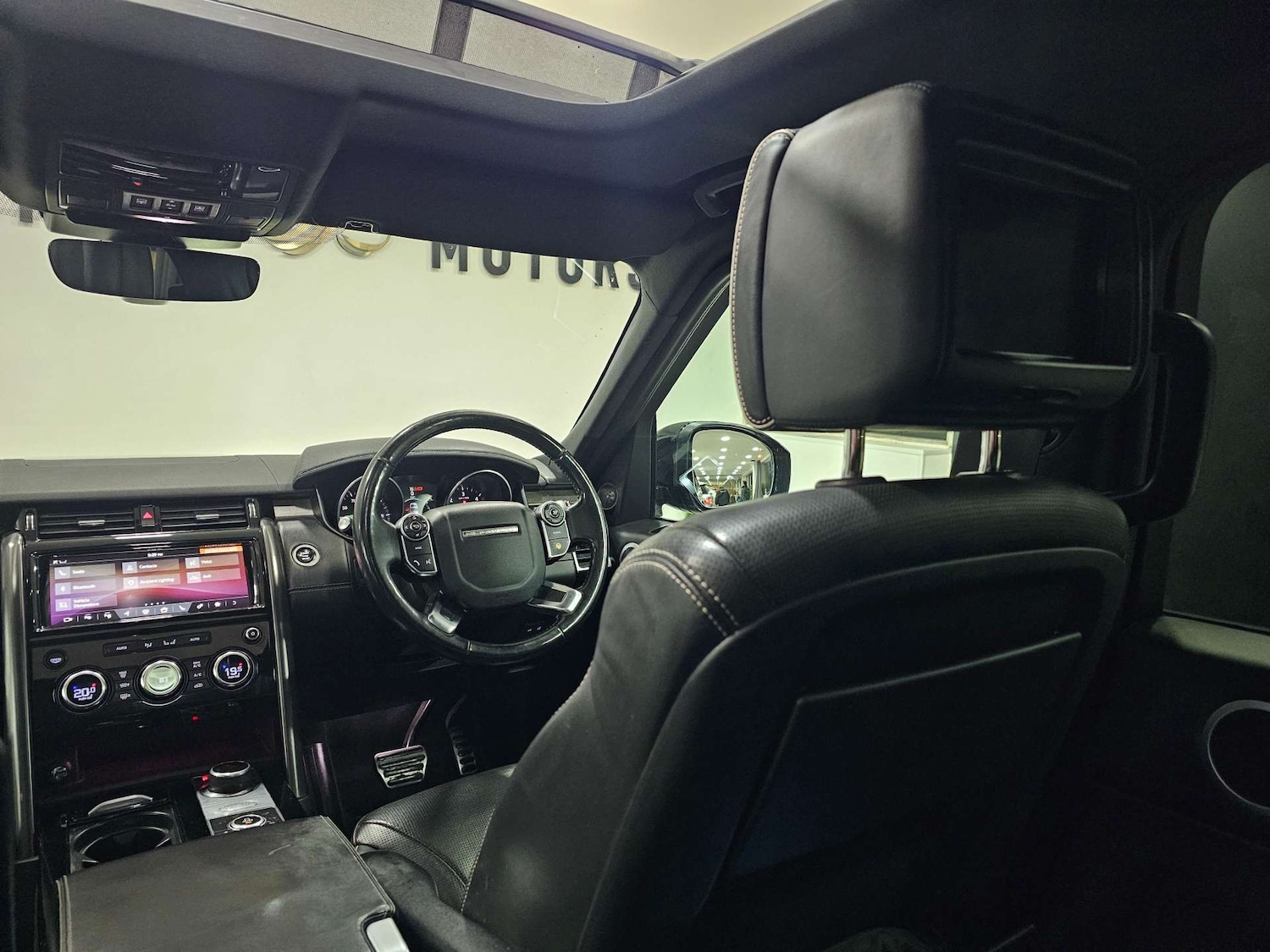 Used Land Rover Discovery 2017 for sale - 77318478: Photo 100