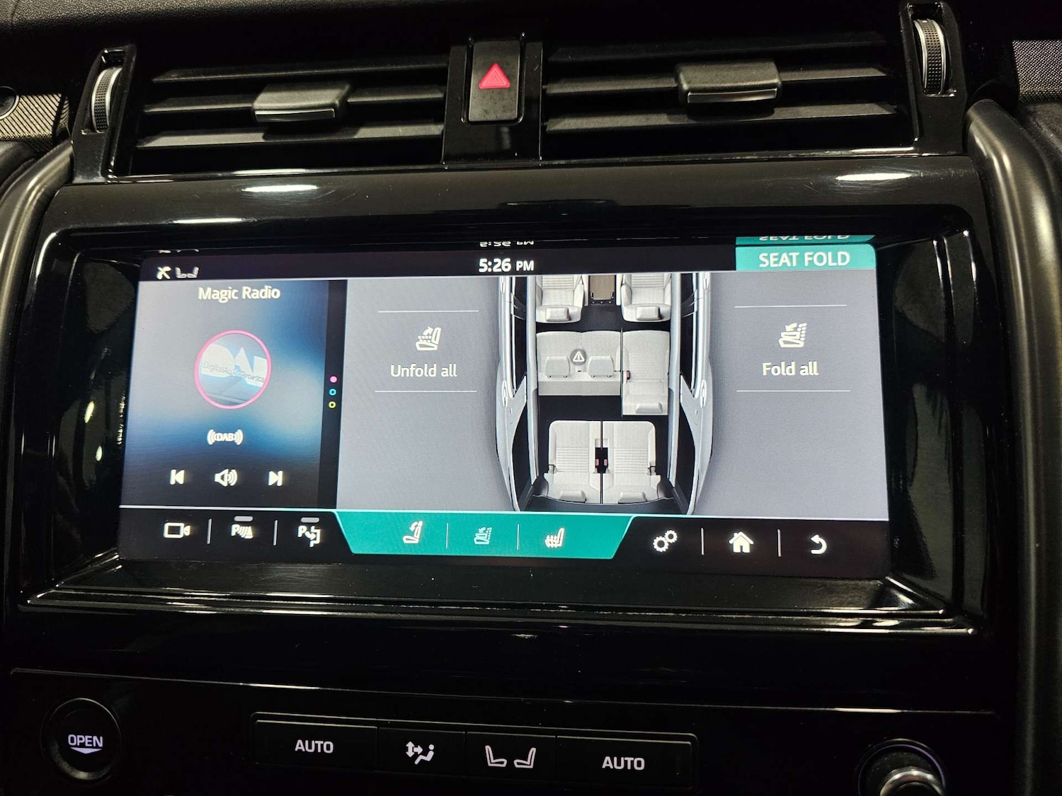 Used Land Rover Discovery 2017 for sale - 77318478: Photo 15