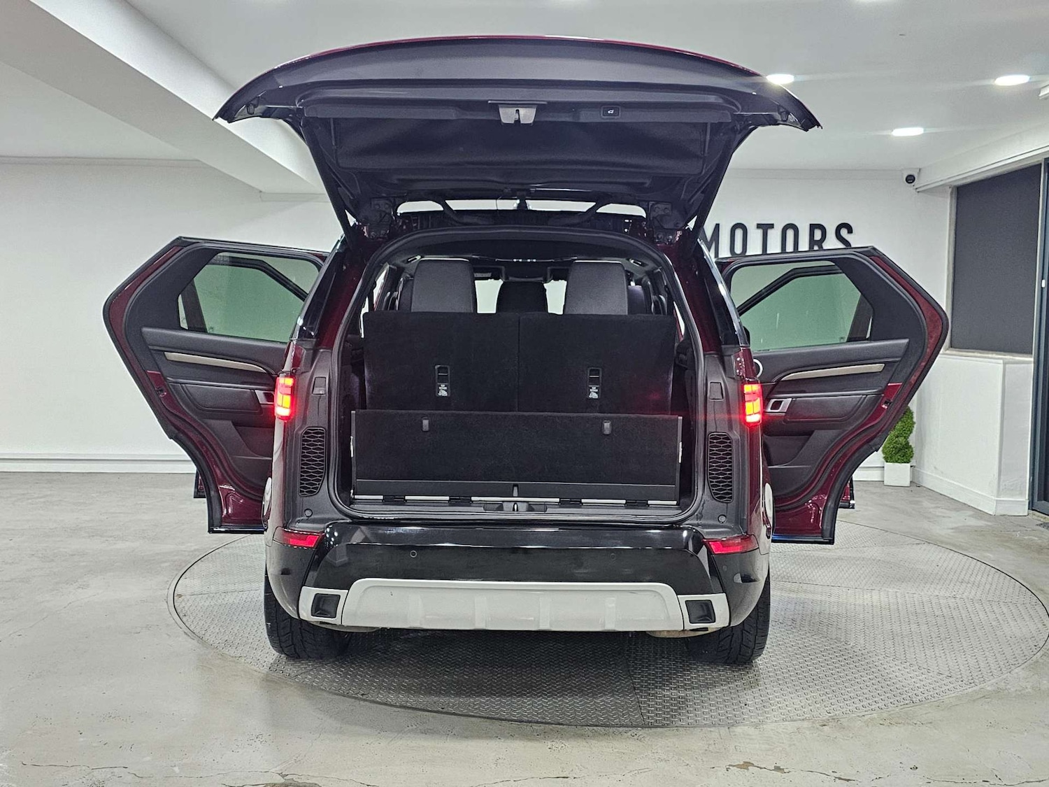 Used Land Rover Discovery 2017 for sale - 77318478: Photo 49