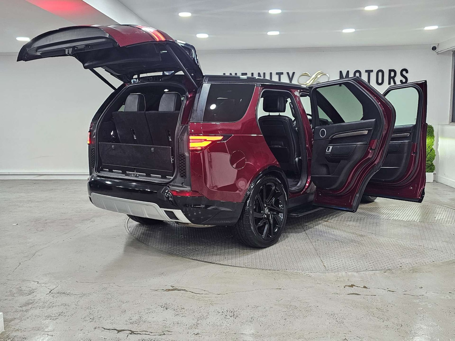 Used Land Rover Discovery 2017 for sale - 77318478: Photo 50