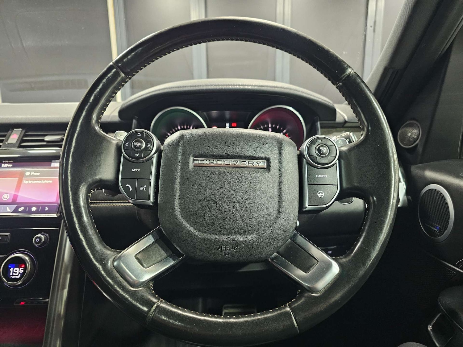 Used Land Rover Discovery 2017 for sale - 77318478: Photo 63