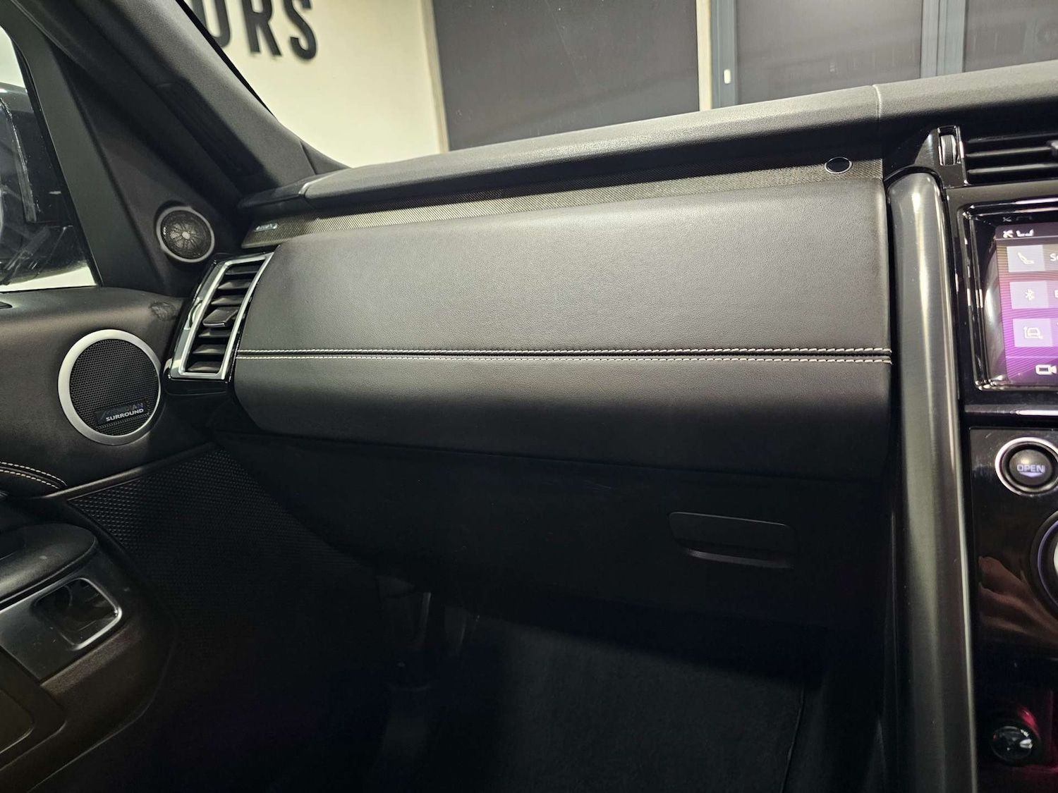 Used Land Rover Discovery 2017 for sale - 77318478: Photo 83