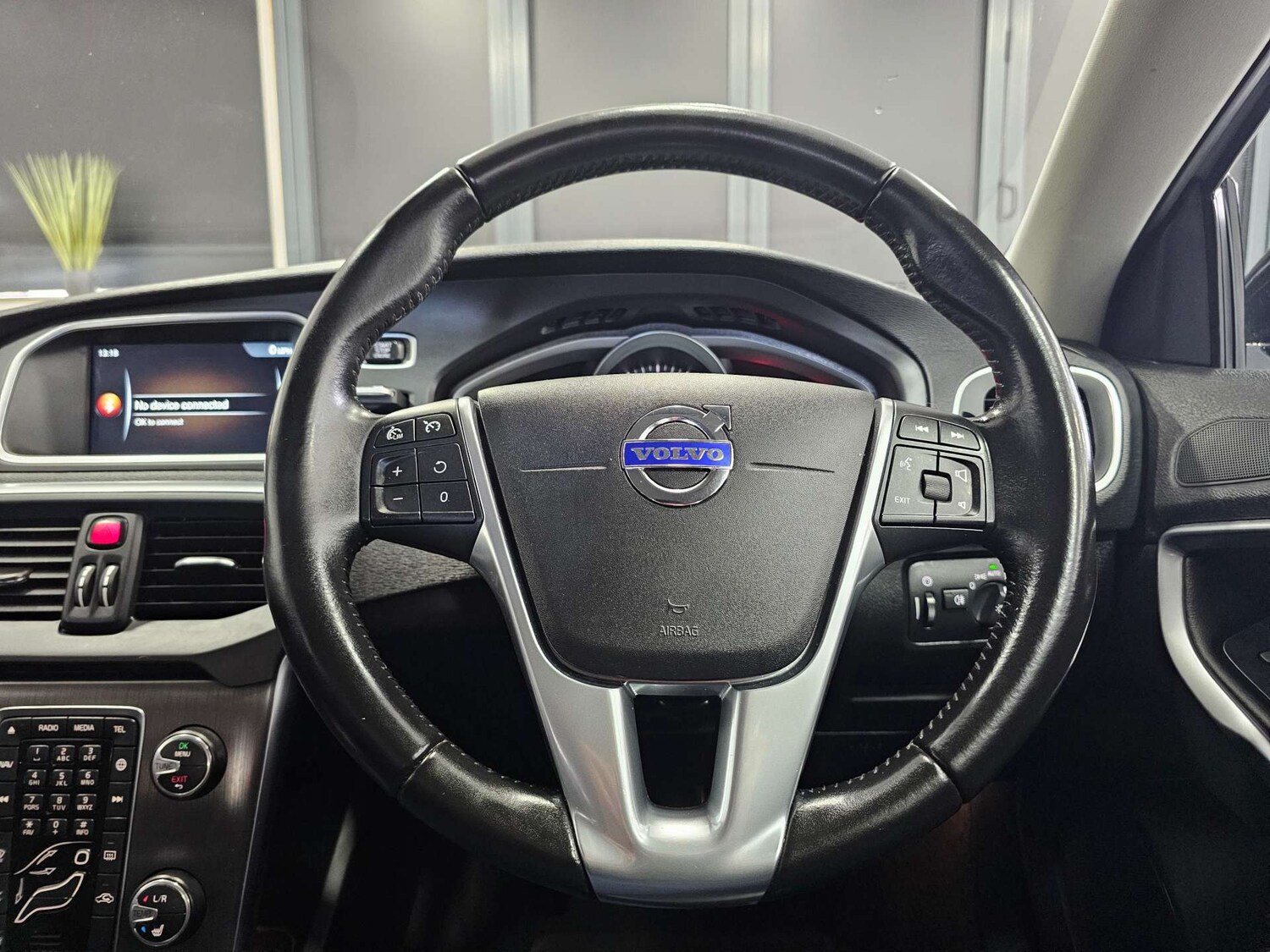 Used Volvo V40 2016 for sale - 77207682: Photo 10