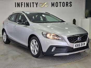 Used Volvo V40 2016 for sale - 77207682: Photo