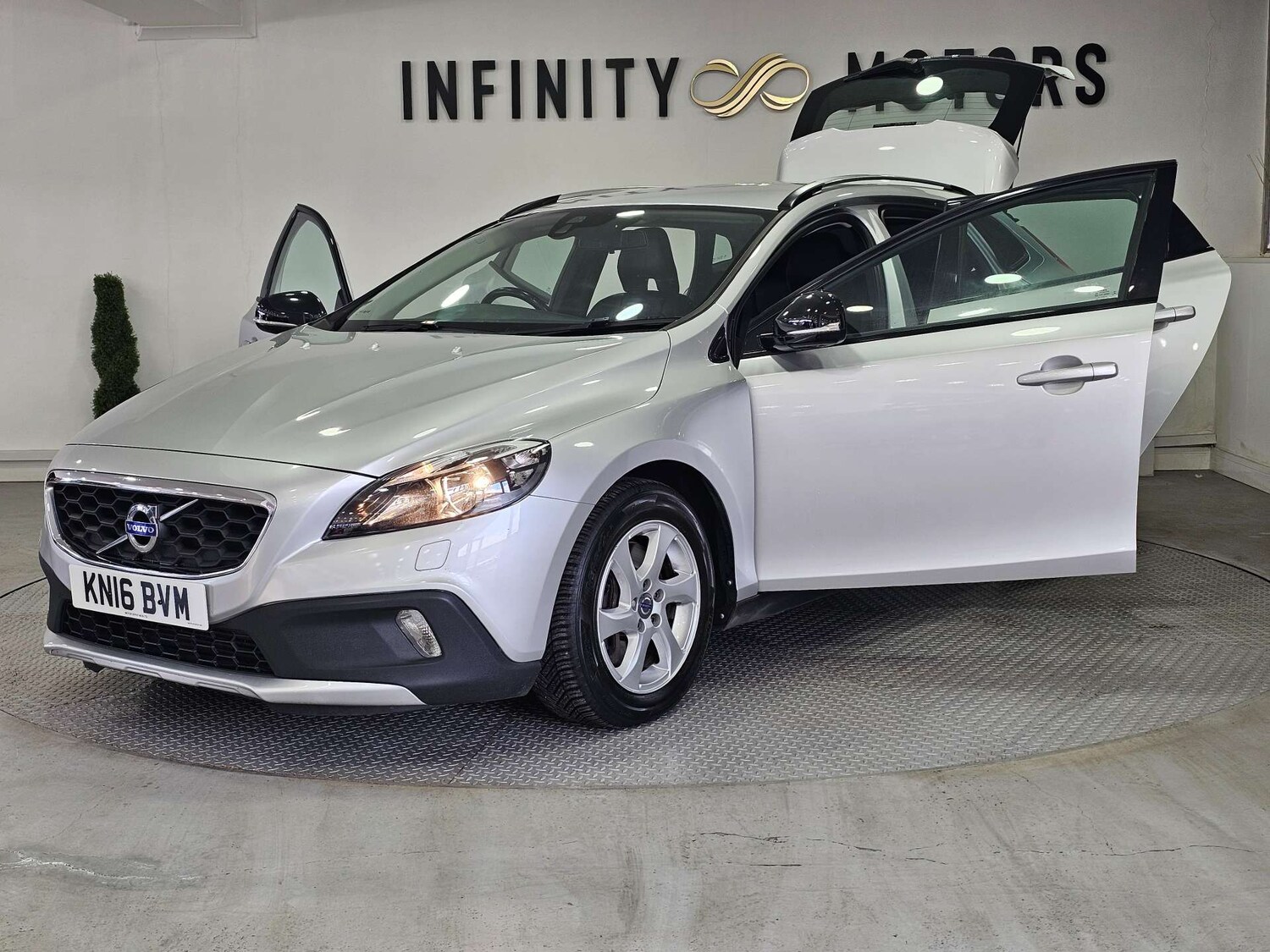Used Volvo V40 2016 for sale - 77207682: Photo 44
