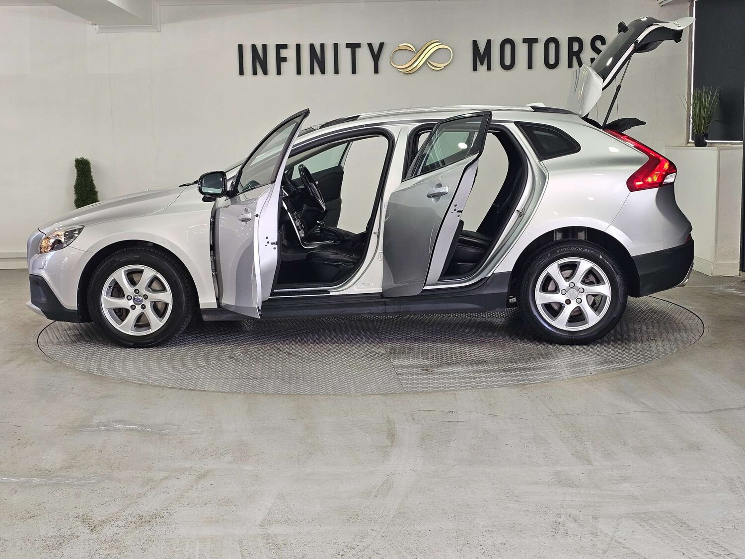 Used Volvo V40 2016 for sale - 77207682: Photo 45