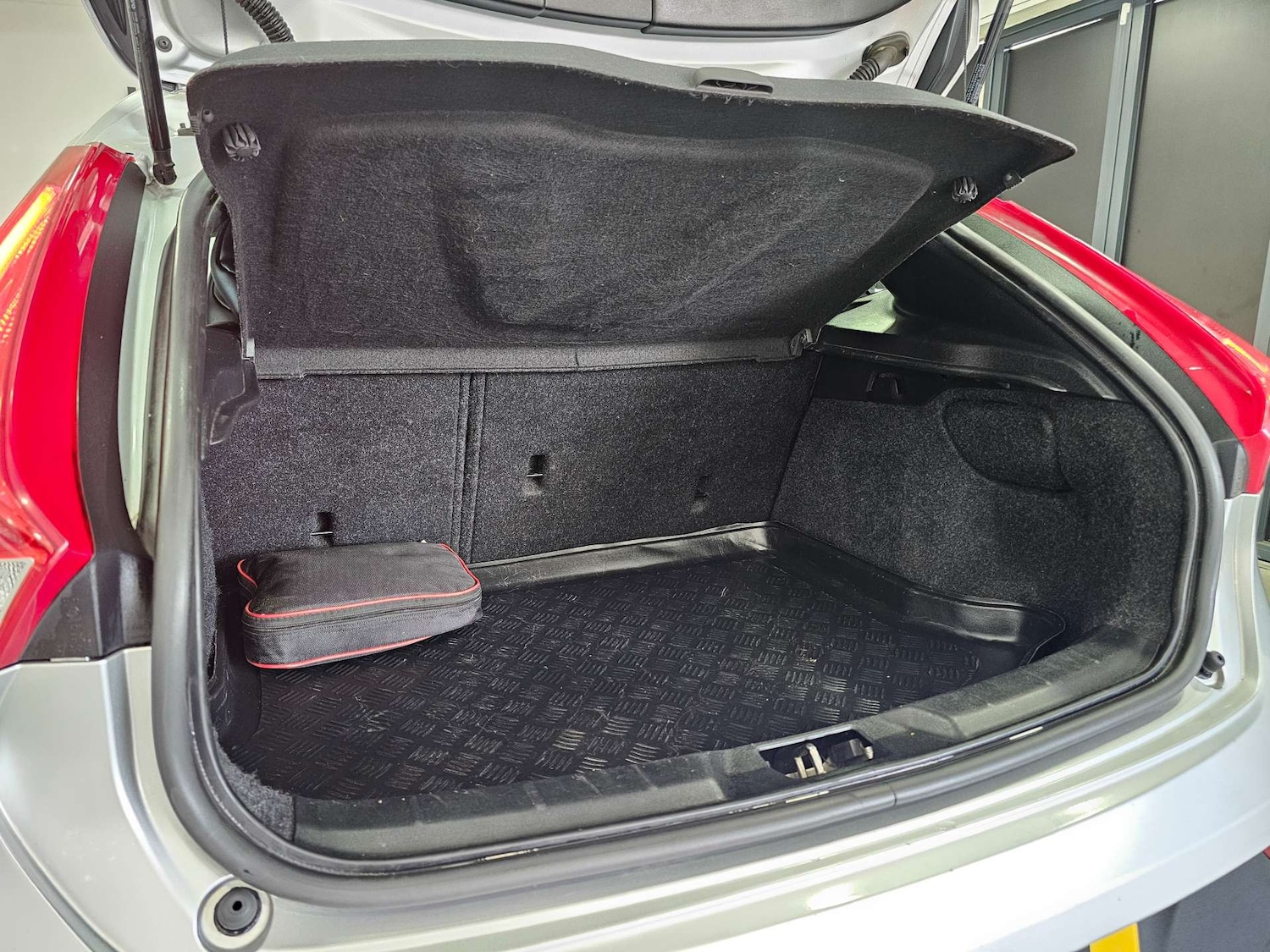 Used Volvo V40 2016 for sale - 77207682: Photo 51