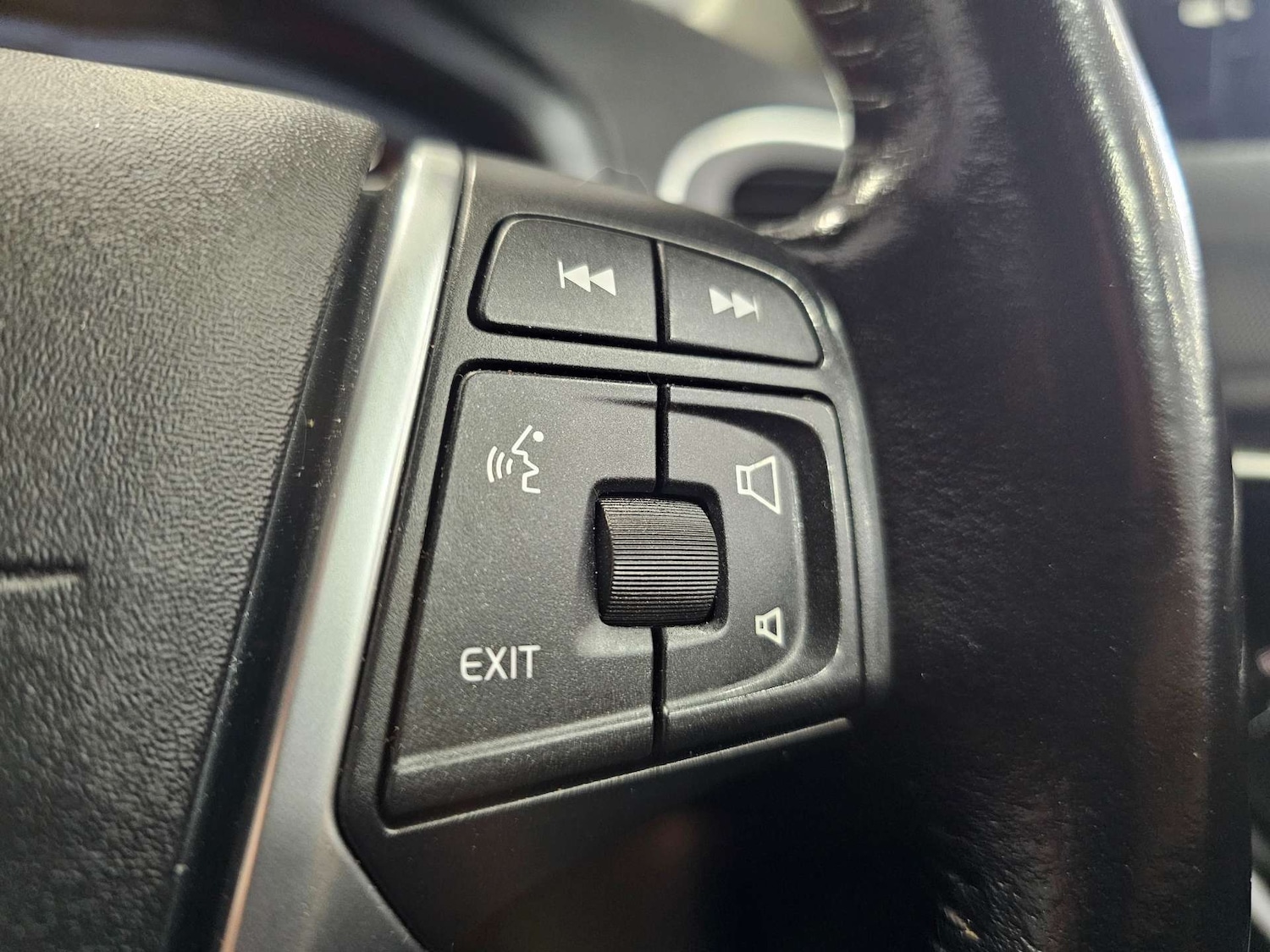 Used Volvo V40 2016 for sale - 77207682: Photo 57