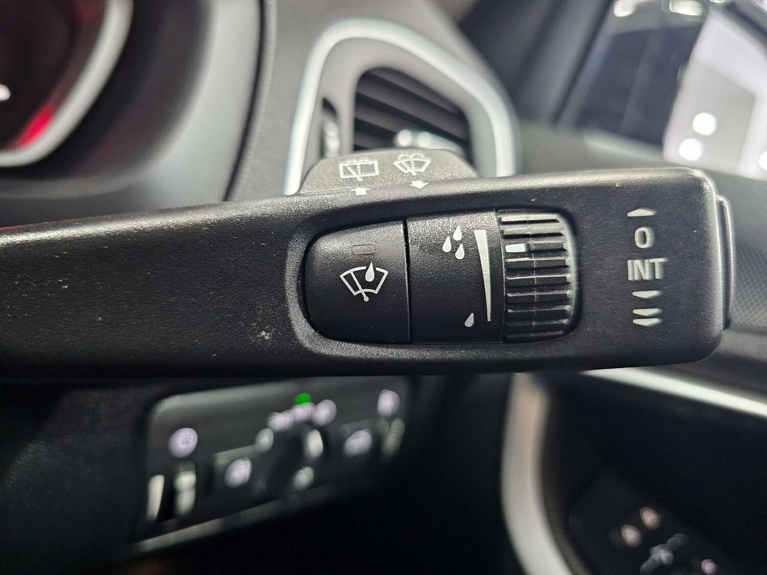 Used Volvo V40 2016 for sale - 77207682: Photo 60