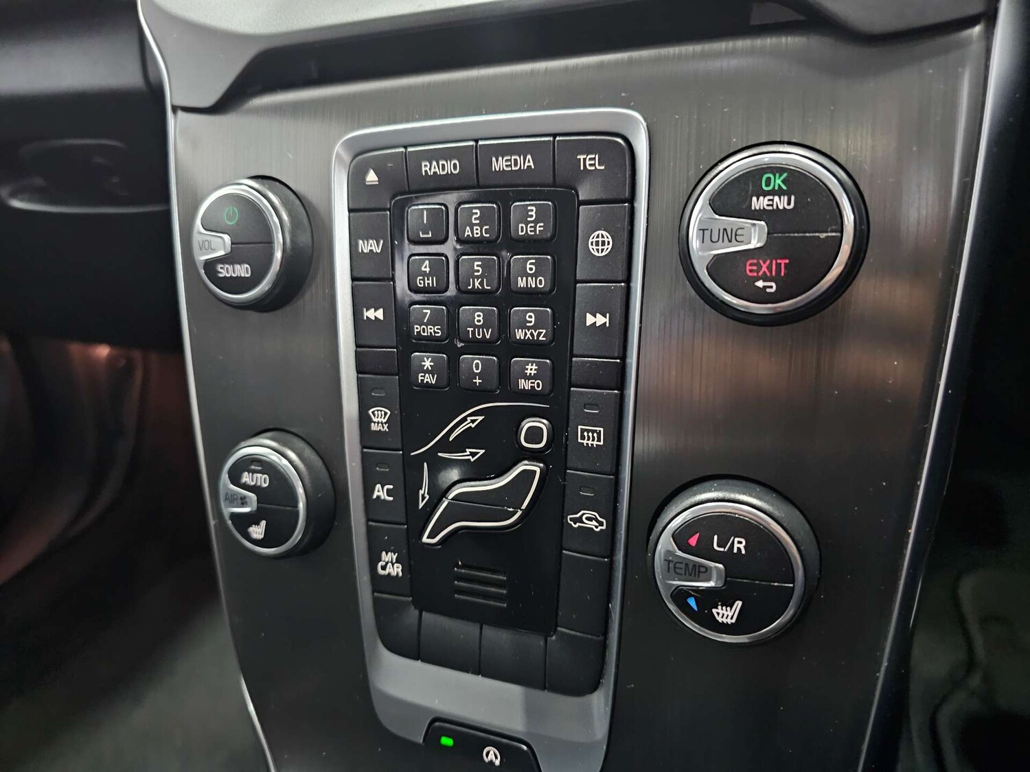 Used Volvo V40 2016 for sale - 77207682: Photo 64