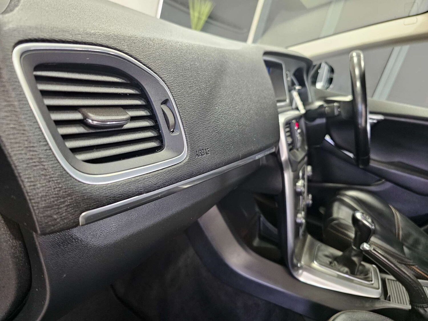 Used Volvo V40 2016 for sale - 77207682: Photo 93