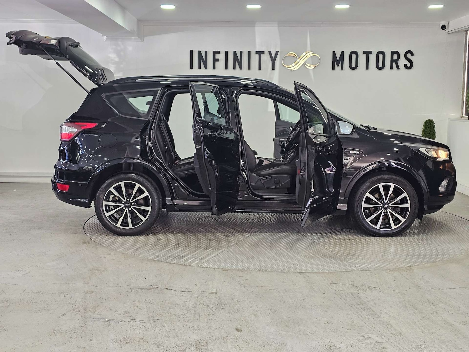 Used Ford Kuga 2018 for sale - 76972328: Photo 43