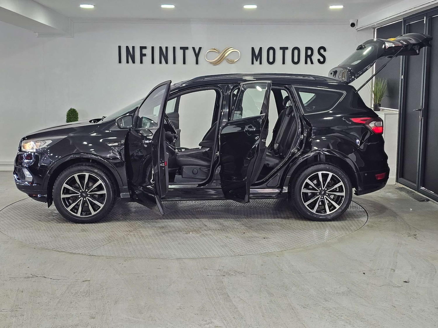 Used Ford Kuga 2018 for sale - 76972328: Photo 47