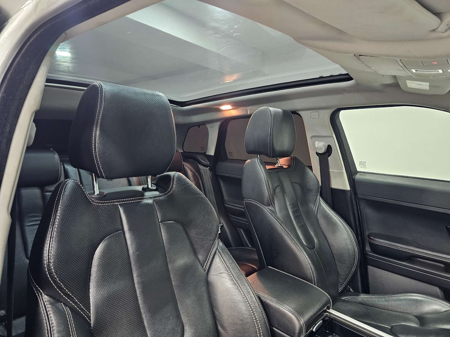 Used Land Rover Range Rover Evoque 2015 for sale - 77601961: Photo 2