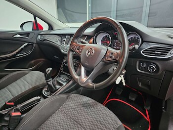 Used Vauxhall Astra 2017 for sale - 76972456: Photo