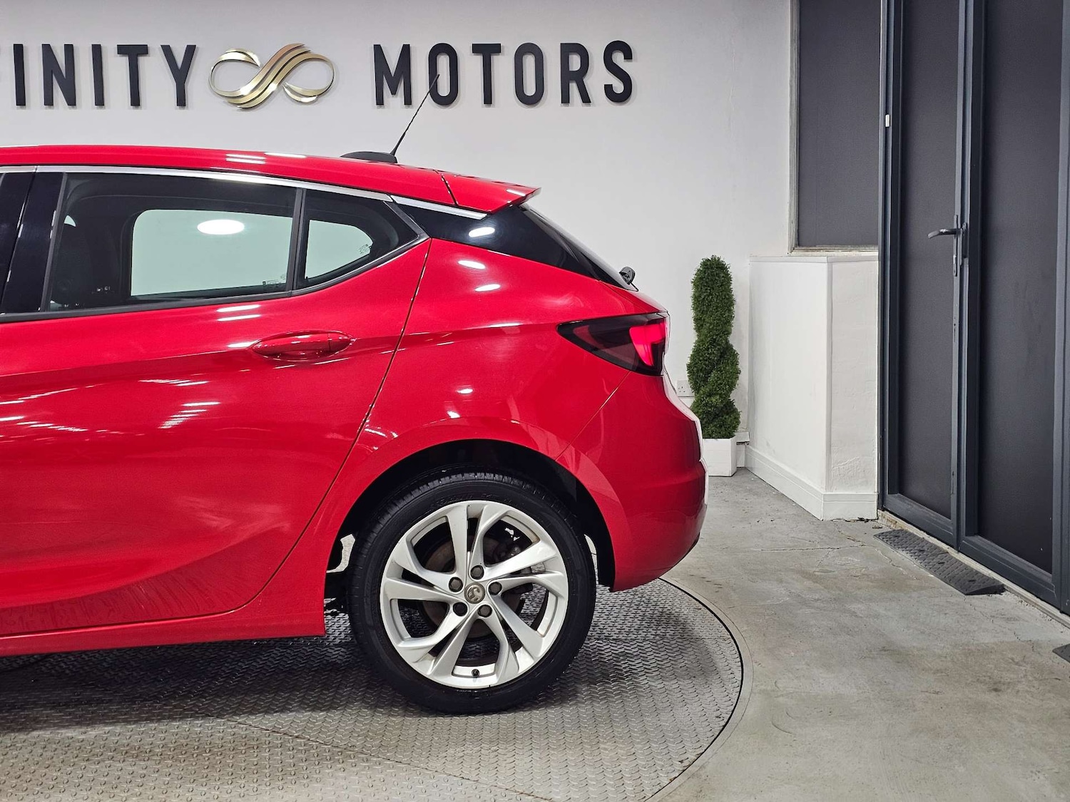 Used Vauxhall Astra 2017 for sale - 76972456: Photo 40