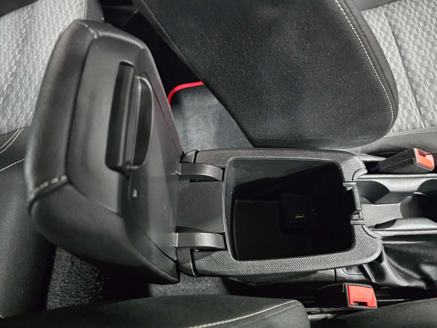 Used Vauxhall Astra 2017 for sale - 76972456: Photo 82