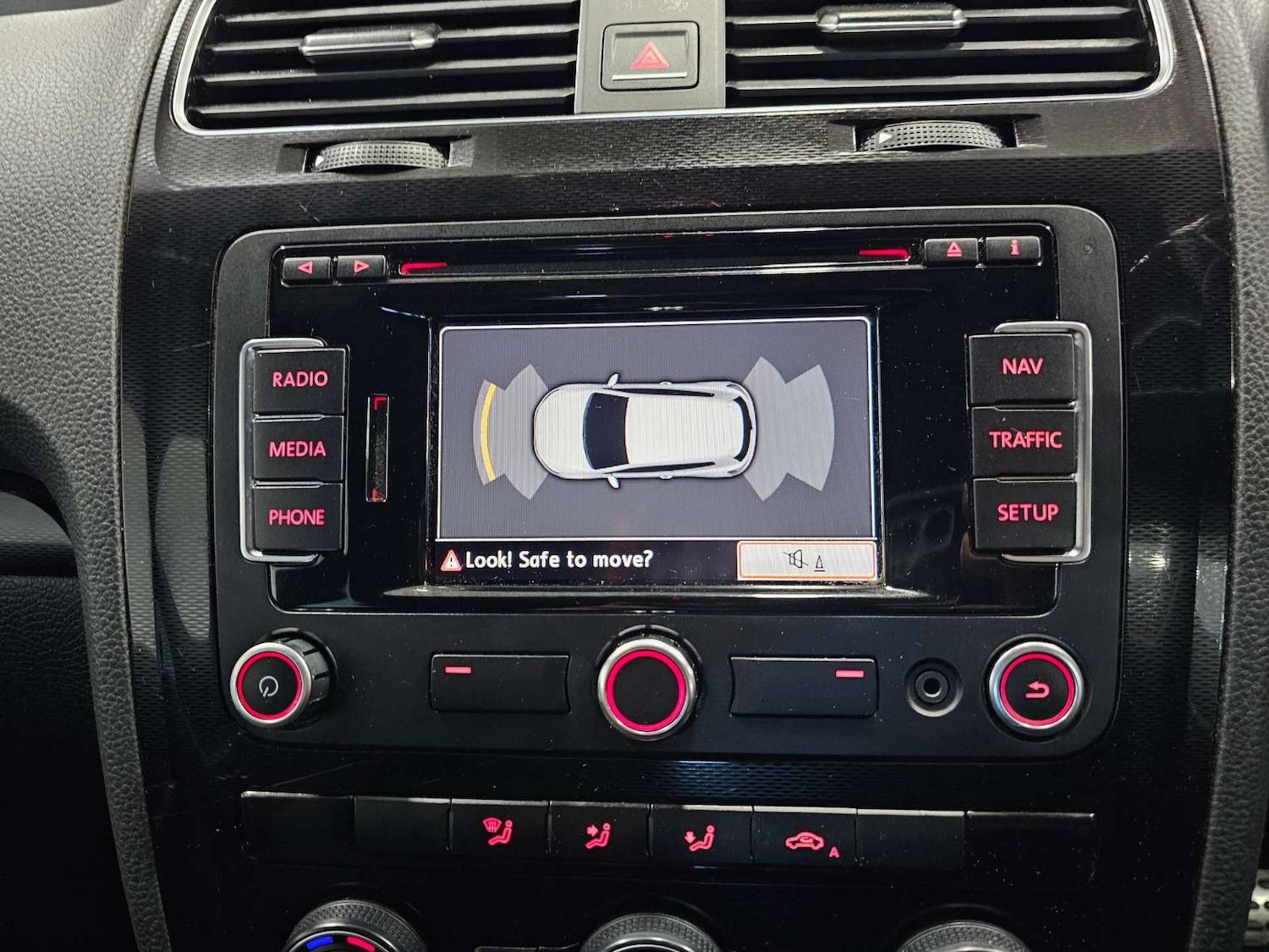 Used Volkswagen Scirocco 2015 for sale - 76972399: Photo 7