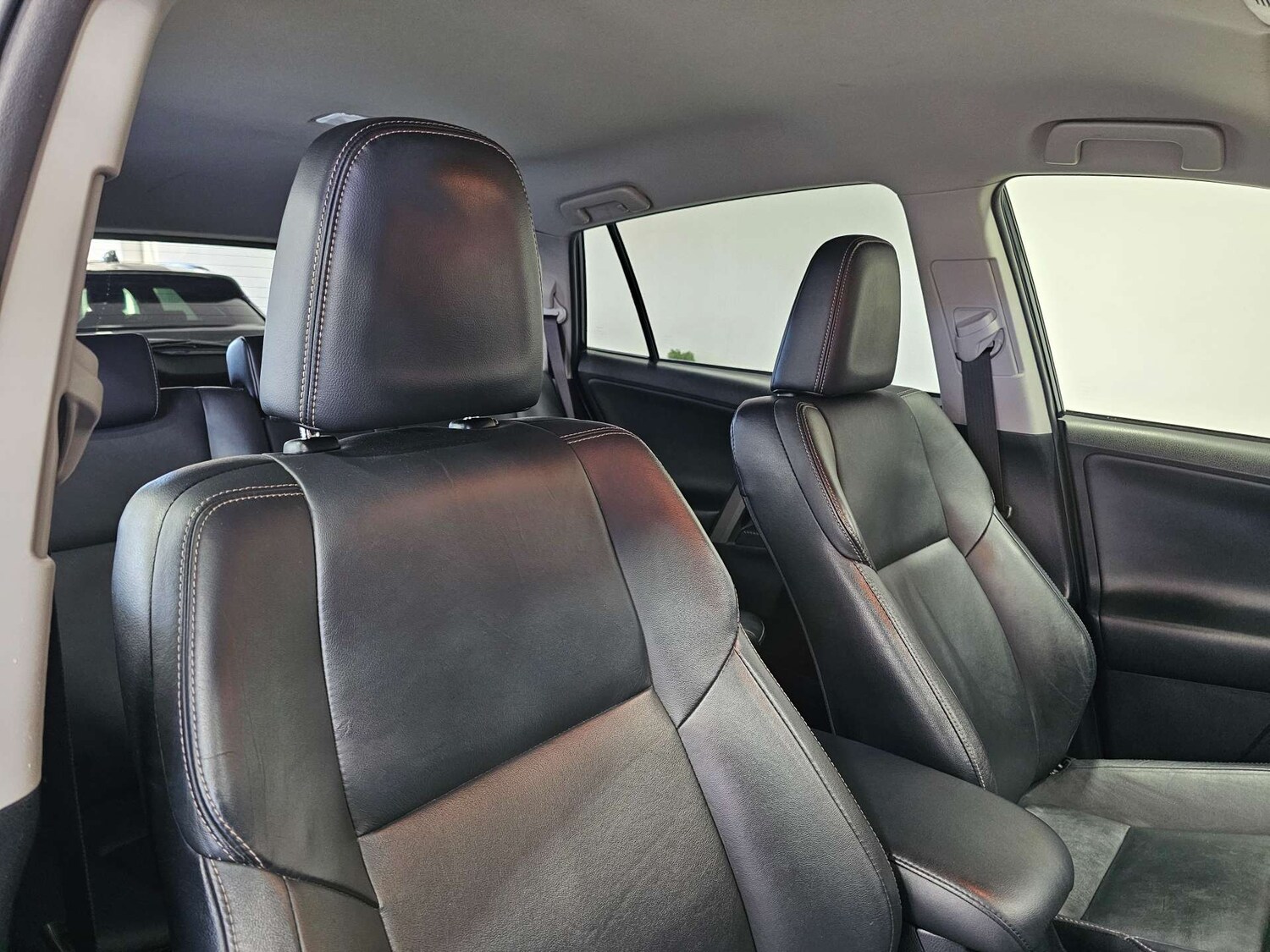 Used Toyota RAV4 2015 for sale - 77523346: Photo 13