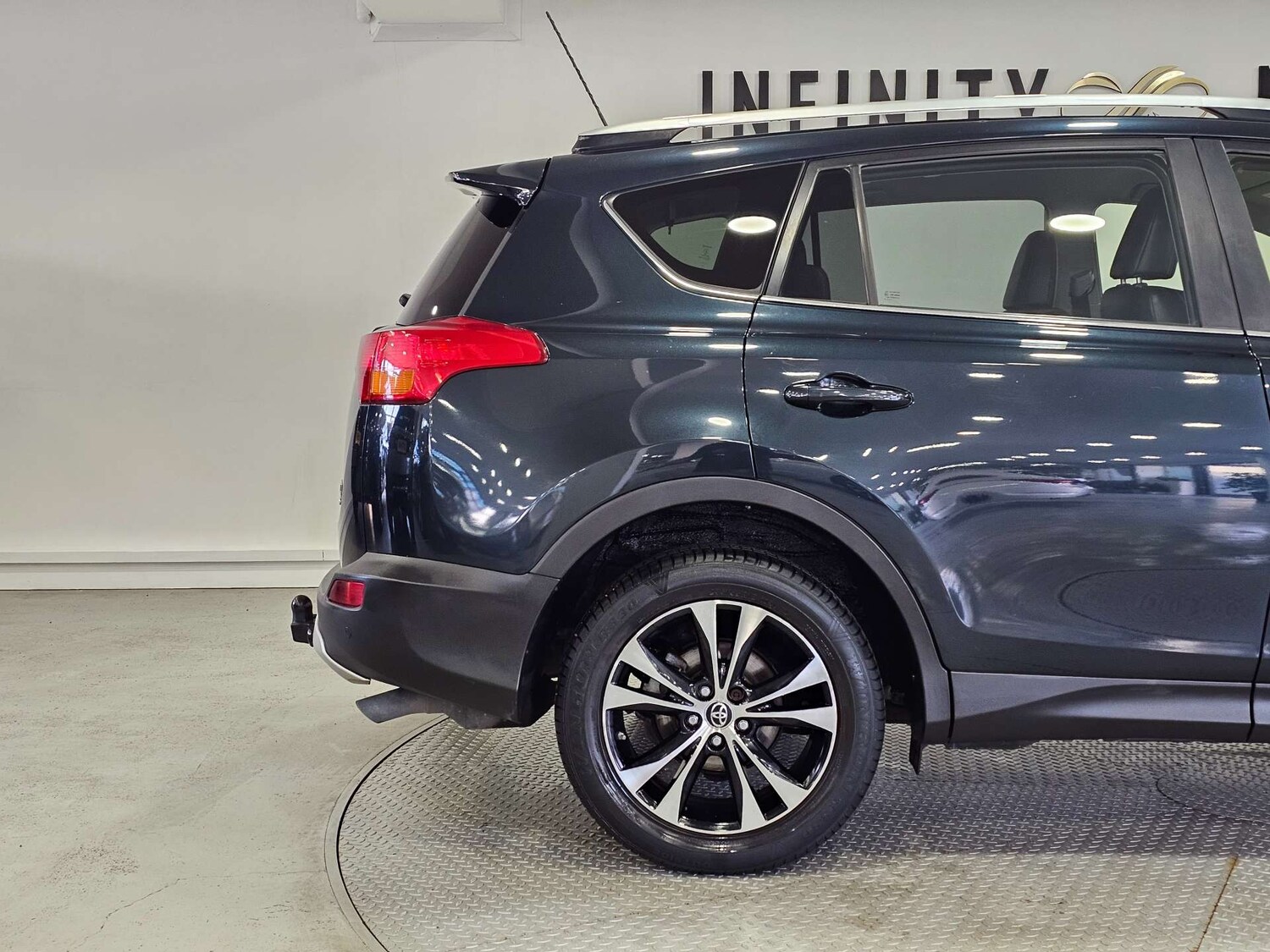 Used Toyota RAV4 2015 for sale - 77523346: Photo 40